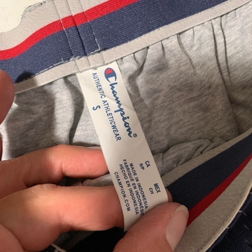 Champion women’s running shorts size small - Picture 2 of 3